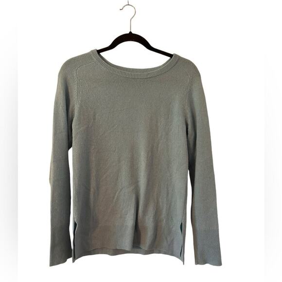 Halogen Light Blue Cashmere Crewneck Light Blue‎ Sweater Side Slits Size Small - Picture 1 of 4